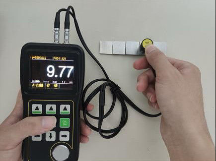 टीजी-5100डी औद्योगिक अल्ट्रासोनिक मोटाई परीक्षक रीयल टाइम ए-स्कैन बी स्कैन, ओएलईडी सच्चे रंग स्क्रीन उच्च सटीकता एनडीटी उपकरण के साथ