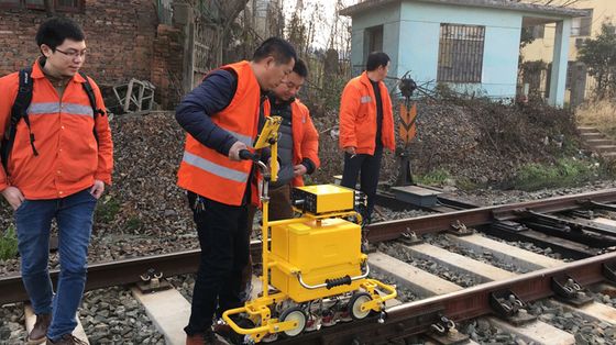 टीएफटी कलर डिस्प्ले लाइटवेट ट्रॉली रेलवे सिस्टम डिजिटल अल्ट्रासोनिक रेल दोष डिटेक्टर के लिए उपयोग किया जाता है