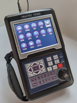 HUATEC FD560 पोर्टेबल डिजिटल अल्ट्रासोनिक दोष डिटेक्टर 120dB संवेदनशीलता और एनडीटी परीक्षण के लिए IP65 सुरक्षा के साथ
